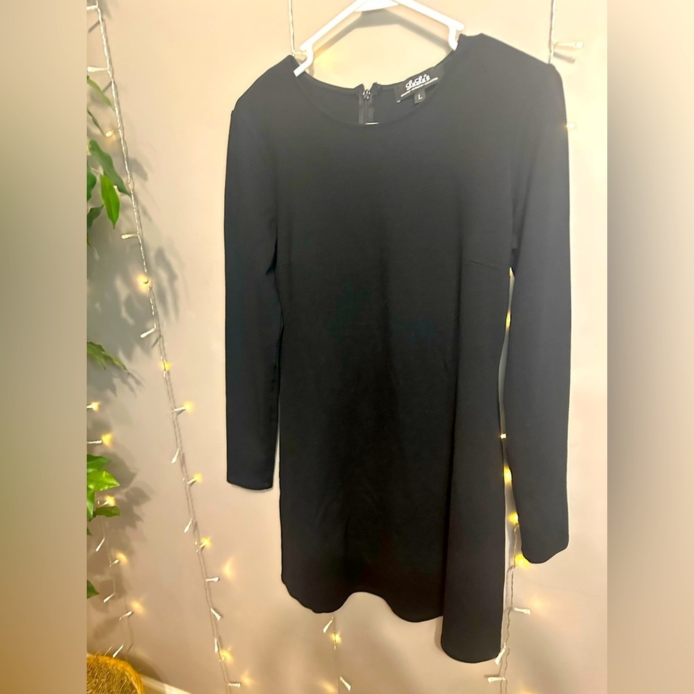 LuLus Women’s black dresss: Size Large